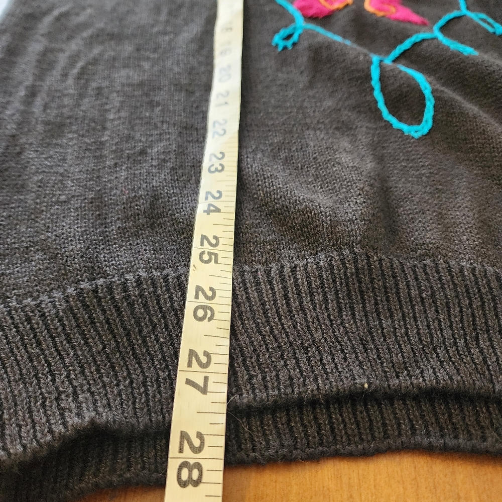 American Weekend Vintage V Neck Floral Embroidered Black Women's Sweater Size M - Picture 6 of 7
